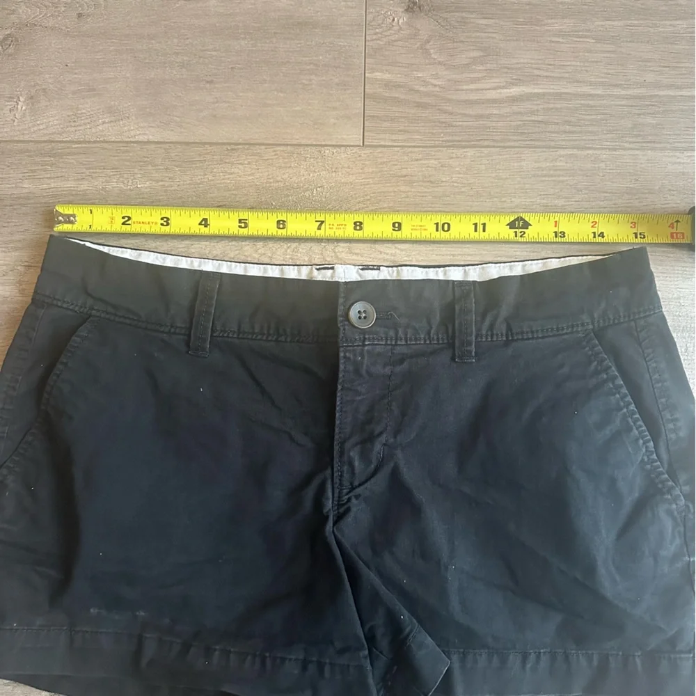 Old Navy chino shorts - black - size 2 - 3 inch inseam - Picture 3 of 5